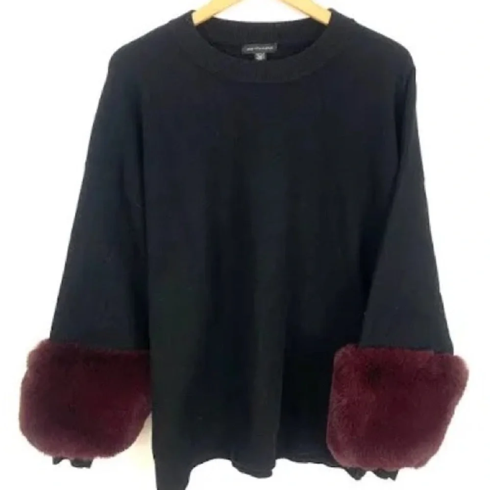 *ISO* SAKS FIFTH AVENUE FUR CUFF TRIM CREWNECK SWEATER - Picture 2 of 3